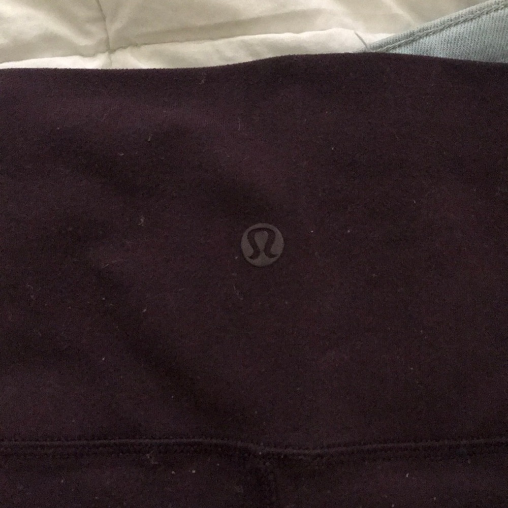 Lulu Lemon size 8 plum colored skinny leggings